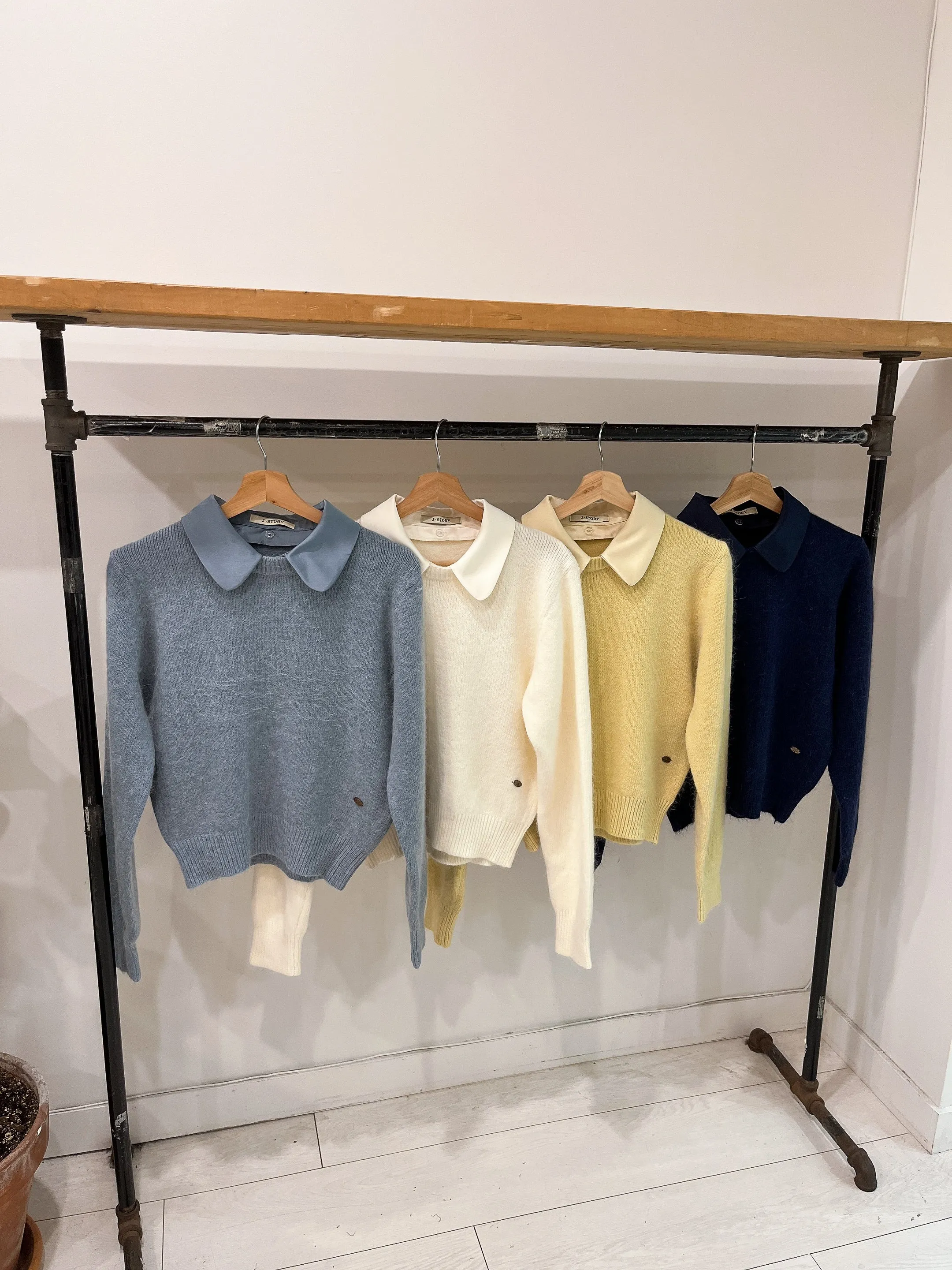 MILKY Silky collar sweater