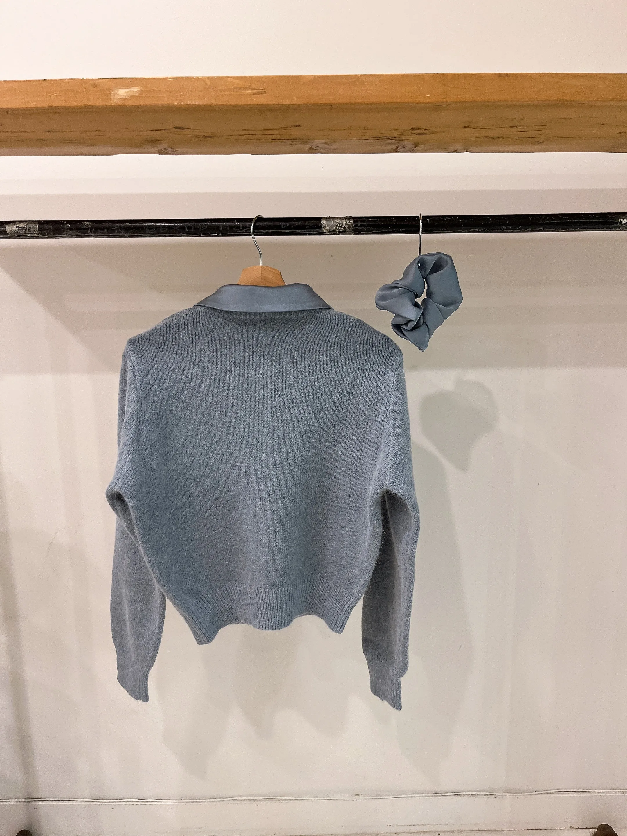 MILKY Silky collar sweater