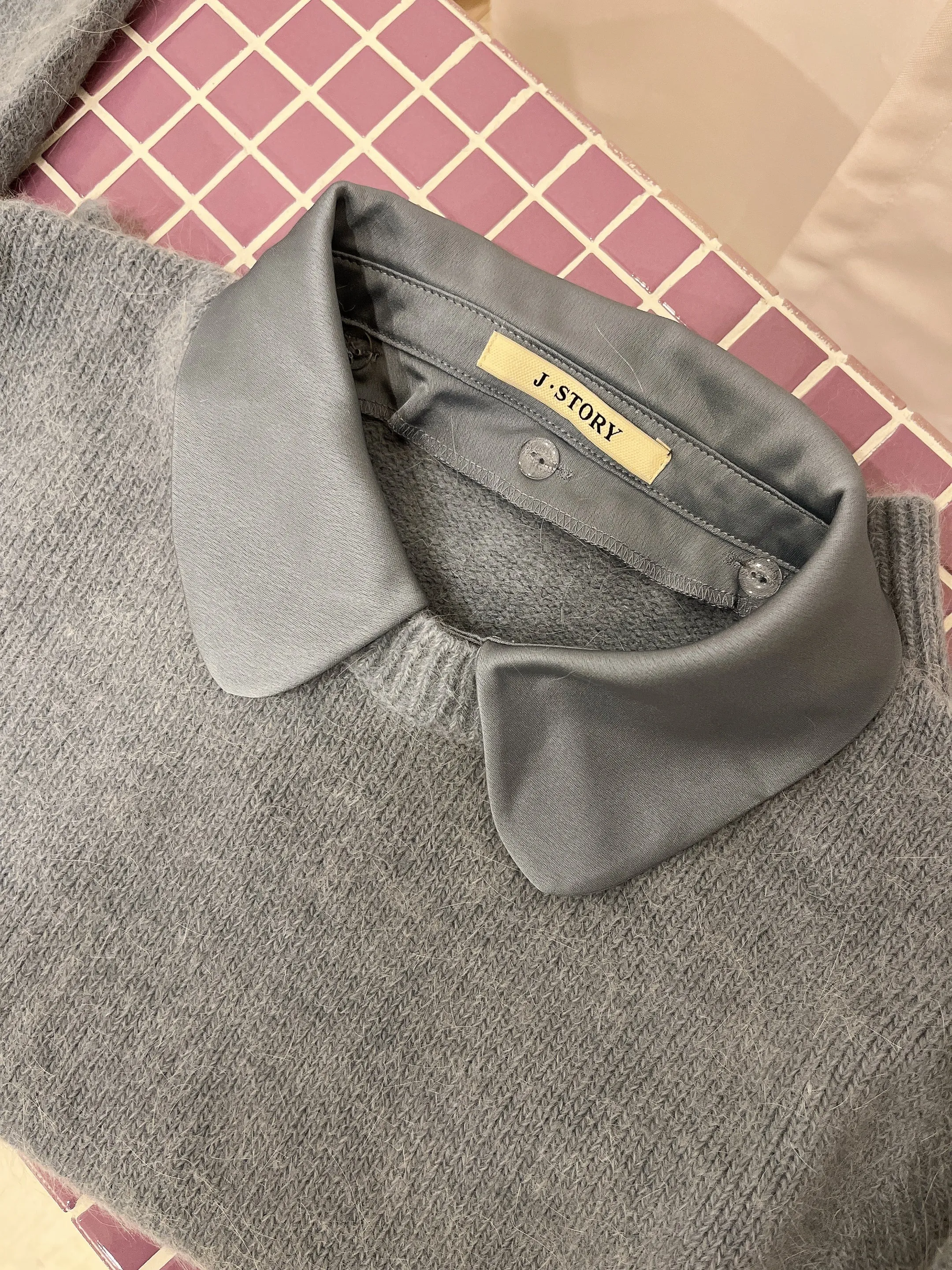 MILKY Silky collar sweater