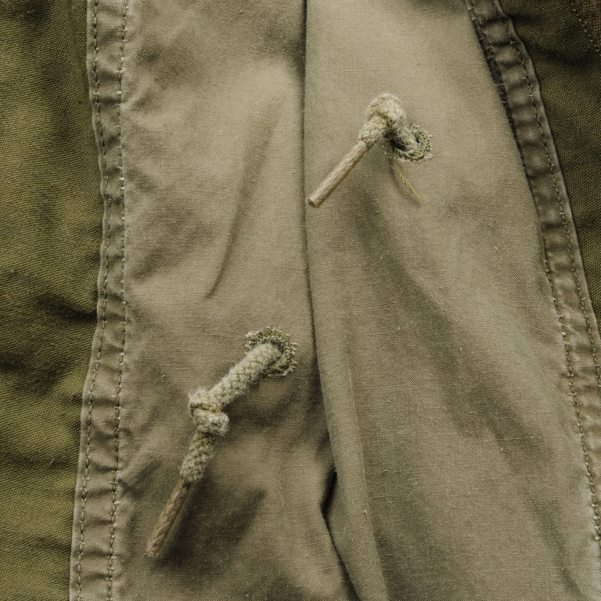 VINTAGE VIETNAM WAR US ARMY  M-1965 M65 FIELD JACKET 1975 SIZE SMALL REGULAR
