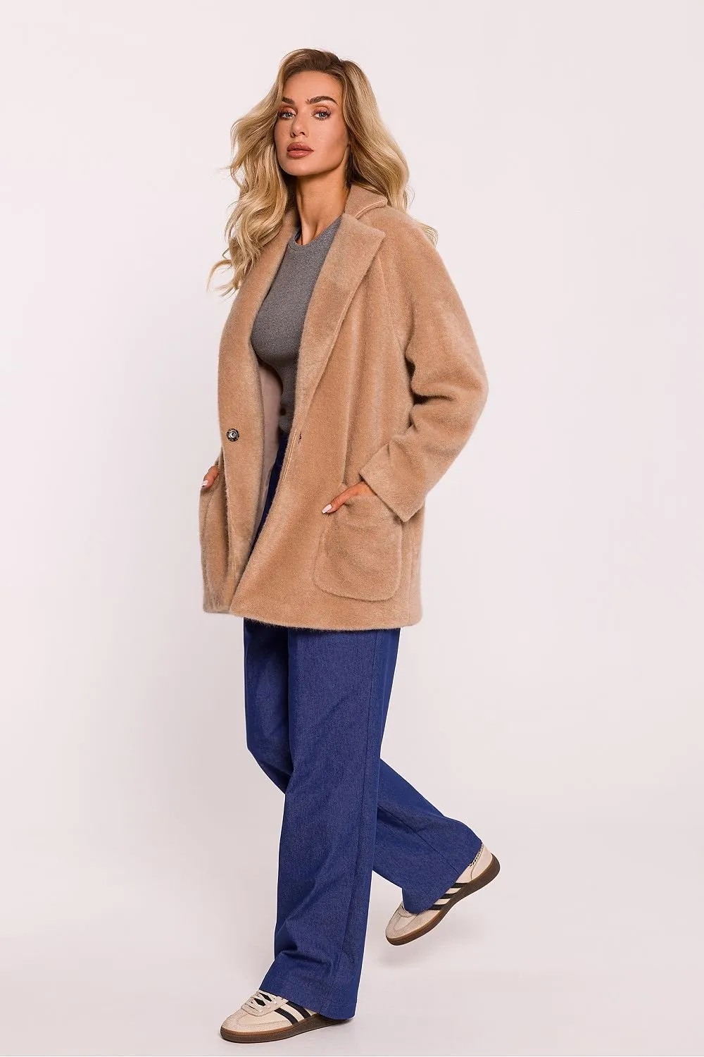 Women's teddy bear type fabric coat